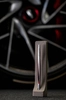 PININFARINA Segno Ethergraf® Aero z czerwonymi dodatkami